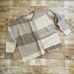 Easel Oversized Cozy Boxy Sweater - size small